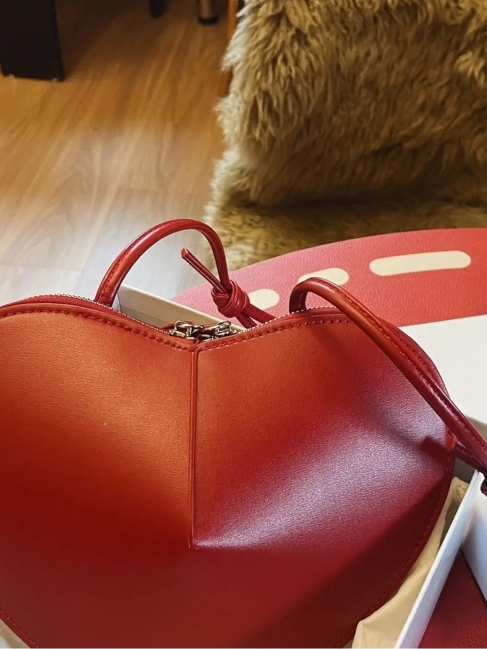Alaia Red Heart Crossbody Bag - Picture 3 of 4